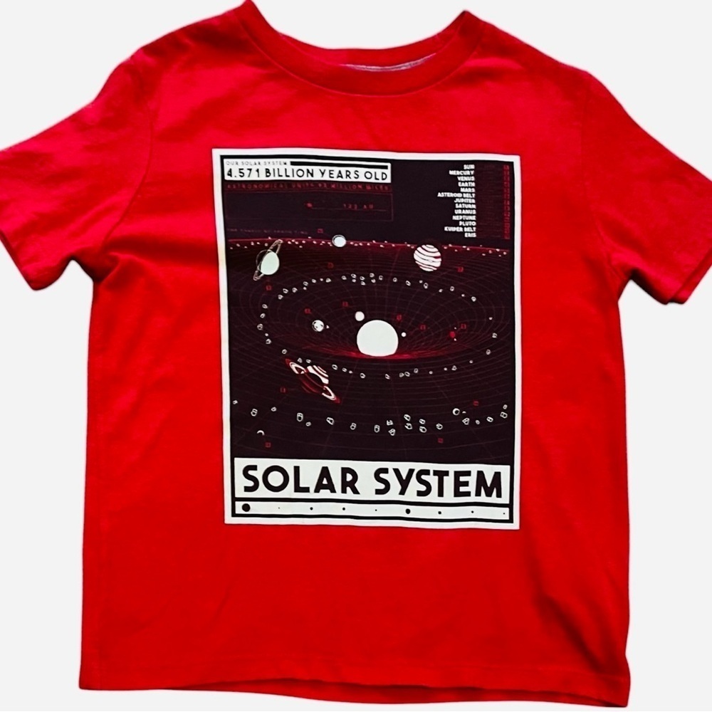 Old Navy casual red T-shirt Boys S(6-7) graphic design Solar System round neck